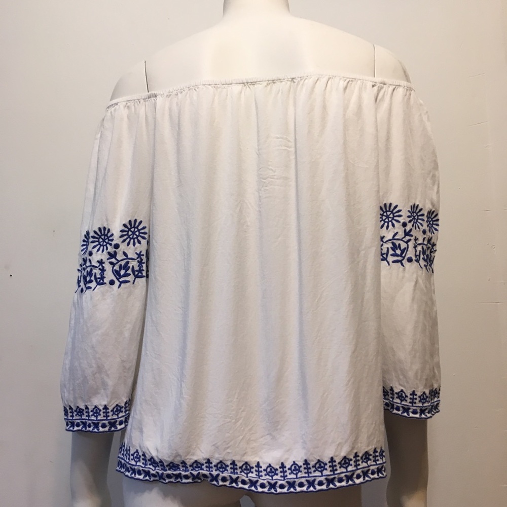Sale 5 For $25 Gianni Bini Off the Shoulder Top - Picture 2 of 7